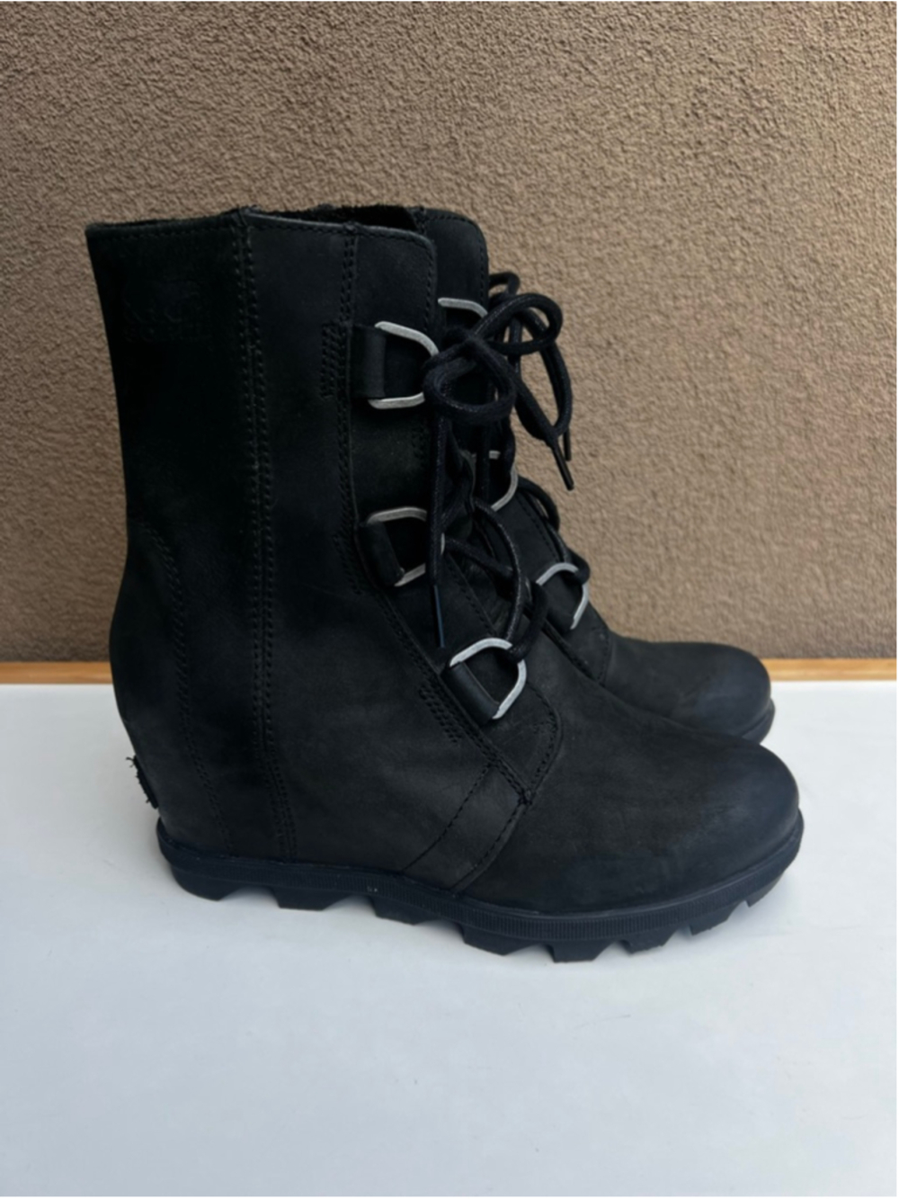 Sorel Black Wedge Boots Size 7.5 Joan of Arctic Leather Nubuck